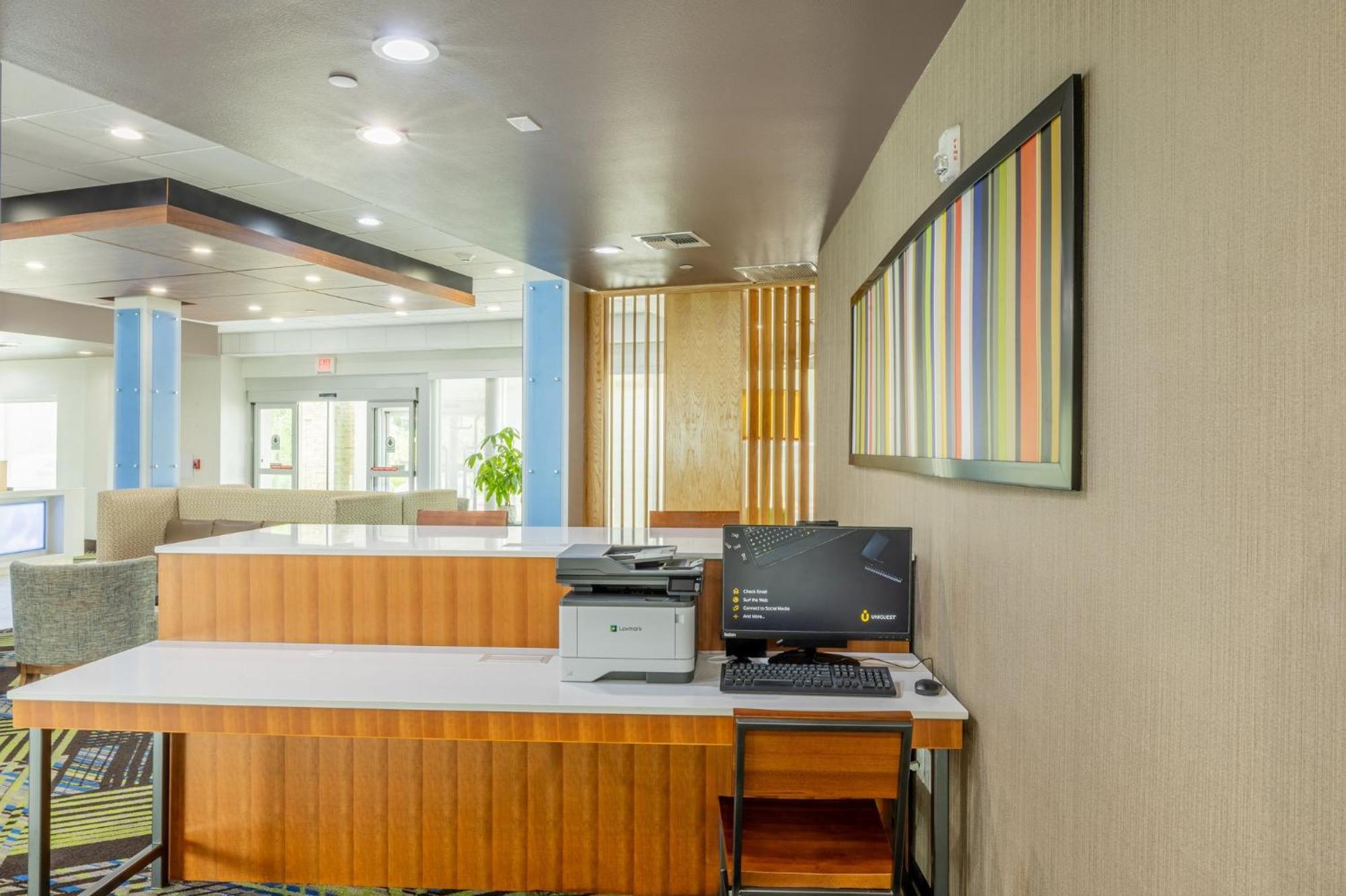 Holiday Inn Express & Suites - Lindale By Ihg Kültér fotó