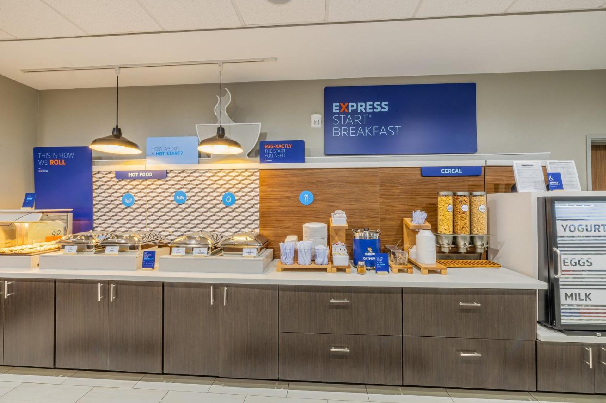 Holiday Inn Express & Suites - Lindale By Ihg Kültér fotó