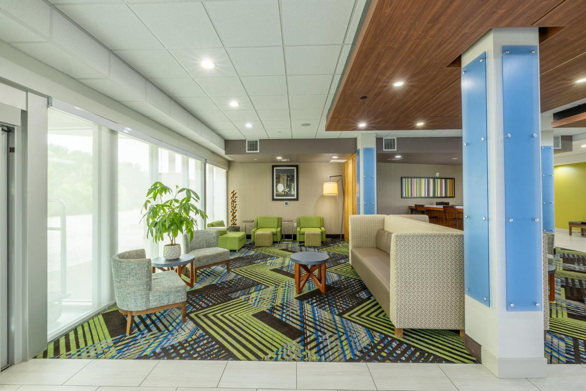 Holiday Inn Express & Suites - Lindale By Ihg Kültér fotó