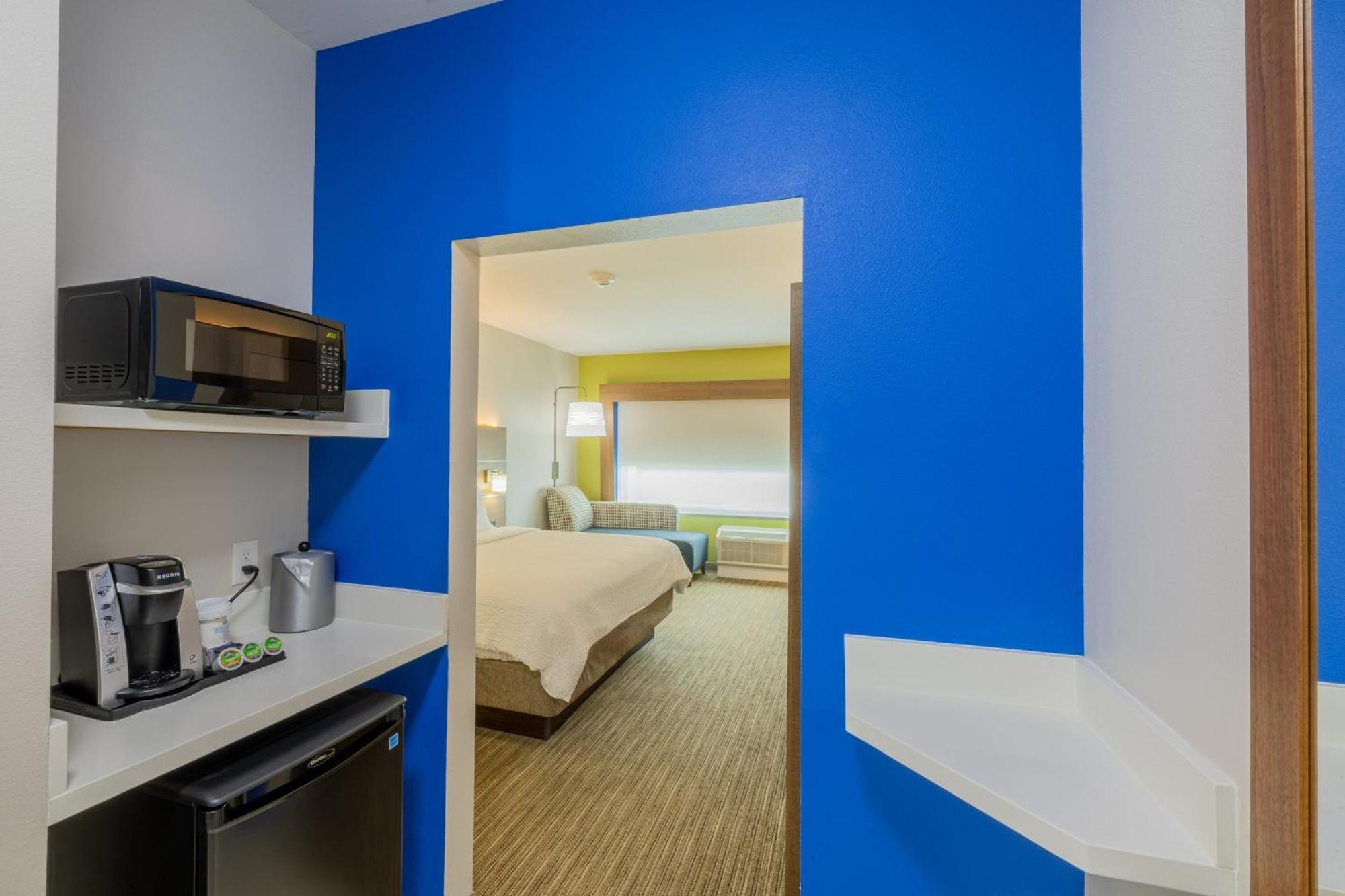 Holiday Inn Express & Suites - Lindale By Ihg Kültér fotó