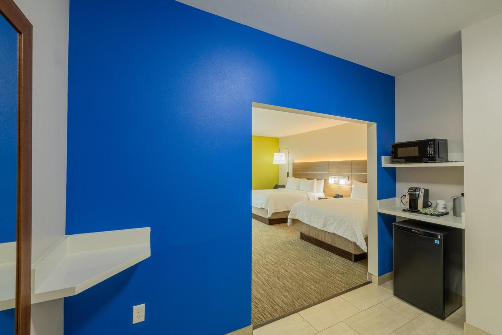 Holiday Inn Express & Suites - Lindale By Ihg Kültér fotó